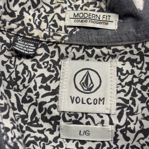 Volcom Modern Fit Shirt L Short Sleeve Button Down Collared Pizza Flamingo Beach - Picture 3 of 7